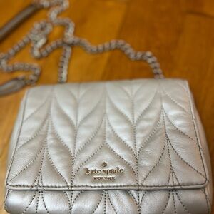 Kate Spade ♠️ cute chain clutch silver